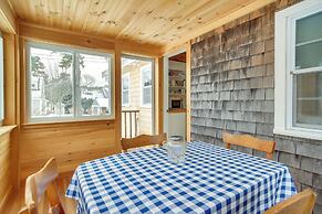 Walk to Beach: South Chatham Home