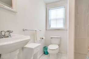 Walk to Beach: South Chatham Home