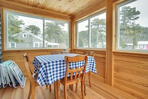 Walk to Beach: South Chatham Home