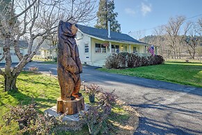 Nature Lovers Getaway in Rural Grants Pass