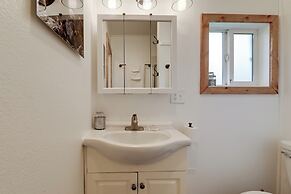 Nature Lovers Getaway in Rural Grants Pass