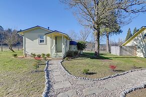 Nature Lovers Getaway in Rural Grants Pass