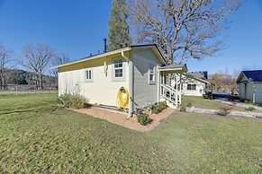 Nature Lovers Getaway in Rural Grants Pass