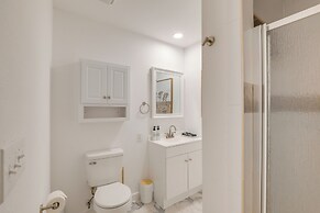 14 Mi to Dallas: Irving Escape w/ Patio & Fire Pit