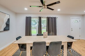 14 Mi to Dallas: Irving Escape w/ Patio & Fire Pit