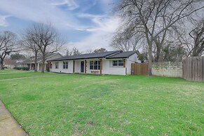 14 Mi to Dallas: Irving Escape w/ Patio & Fire Pit