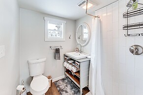 1 Mi to Main Street Polson: Updated Home w/ Deck!