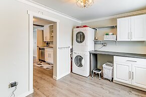 1 Mi to Main Street Polson: Updated Home w/ Deck!