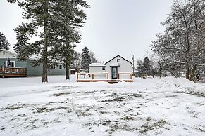 1 Mi to Main Street Polson: Updated Home w/ Deck!