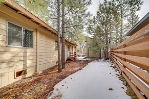 Near Hiking Trails: Tranquil Cabin in Munds Park!