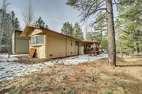 Near Hiking Trails: Tranquil Cabin in Munds Park!