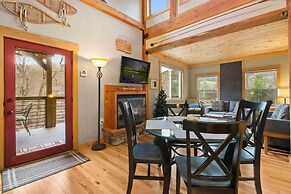 'the Nuthouse on Squirrel Creek': Ski & Hike!