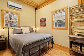 'the Nuthouse on Squirrel Creek': Ski & Hike!