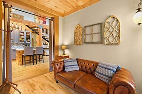 'the Nuthouse on Squirrel Creek': Ski & Hike!