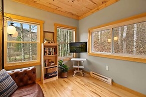 'the Nuthouse on Squirrel Creek': Ski & Hike!