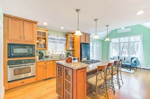 16 Mi to Boston: Home w/ Deck in Weymouth