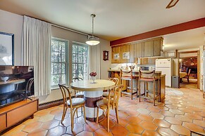 5 Mi to Castlewood Canyon: Forest-view Sanctuary!