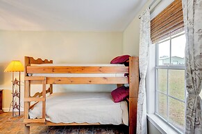 Dock, Decks & Views: Lakefront Cottage