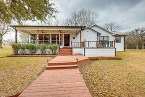 Dock, Decks & Views: Lakefront Cottage