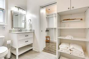 Walk to Beach: Cottage w/ Yard in Kure Beach!