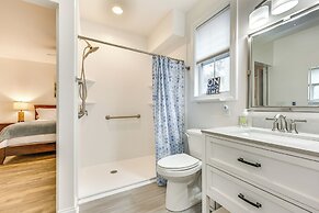 Walk to Beach: Cottage w/ Yard in Kure Beach!