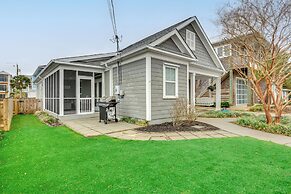 Walk to Beach: Cottage w/ Yard in Kure Beach!