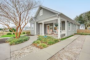 Walk to Beach: Cottage w/ Yard in Kure Beach!