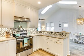 Walk to Beach: Cottage w/ Yard in Kure Beach!