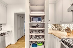 Walk to Beach: Cottage w/ Yard in Kure Beach!