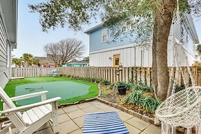 Walk to Beach: Cottage w/ Yard in Kure Beach!