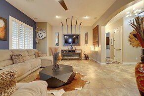 Putting Green & Hot Tub: Goodyear Retreat!