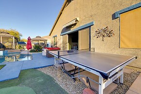 Putting Green & Hot Tub: Goodyear Retreat!