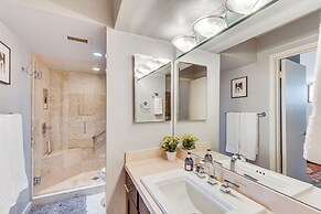 Mtn-view Condo w/ Pool Access in Palm Springs!