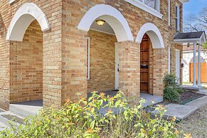 1 Mi to San Antonio Zoo: Olmos Park Apt!