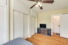 1 Mi to San Antonio Zoo: Olmos Park Apt!
