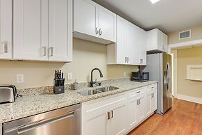 1 Mi to San Antonio Zoo: Olmos Park Apt!