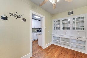 1 Mi to San Antonio Zoo: Olmos Park Apt!