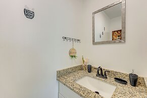 1 Mi to San Antonio Zoo: Olmos Park Apt!