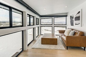 Mtn Views & Private Hot Tub: Luxe Tetonia Retreat