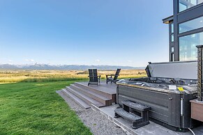 Mtn Views & Private Hot Tub: Luxe Tetonia Retreat