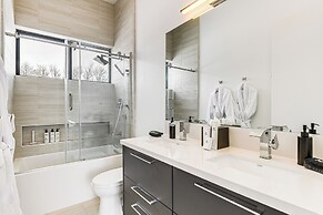 Mtn Views & Private Hot Tub: Luxe Tetonia Retreat