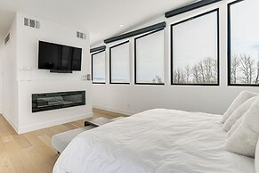 Mtn Views & Private Hot Tub: Luxe Tetonia Retreat