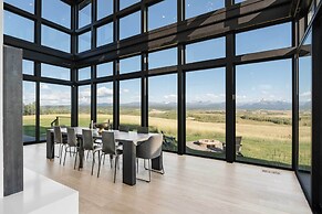 Mtn Views & Private Hot Tub: Luxe Tetonia Retreat