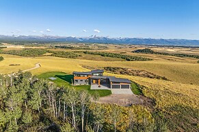 Mtn Views & Private Hot Tub: Luxe Tetonia Retreat