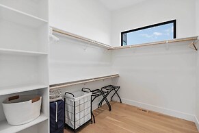 Mtn Views & Private Hot Tub: Luxe Tetonia Retreat