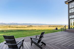 Mtn Views & Private Hot Tub: Luxe Tetonia Retreat