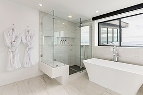 Mtn Views & Private Hot Tub: Luxe Tetonia Retreat