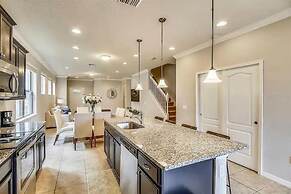 Gorgeous 5Bd w Private Pool Windsor Westside 8893