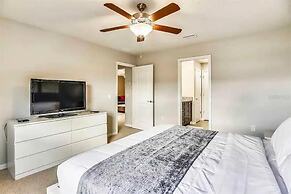 Gorgeous 5Bd w Private Pool Windsor Westside 8893