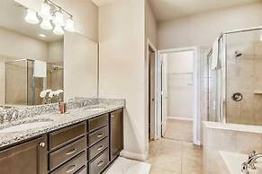 Gorgeous 5Bd w Private Pool Windsor Westside 8893